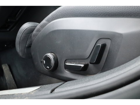 Volvo V60 2.0 T6 Plug-in hybrid AWD Plus Dark | Stoel 4 & Stuur Verwarming | achteruitrijcamera | Memory | 19" |