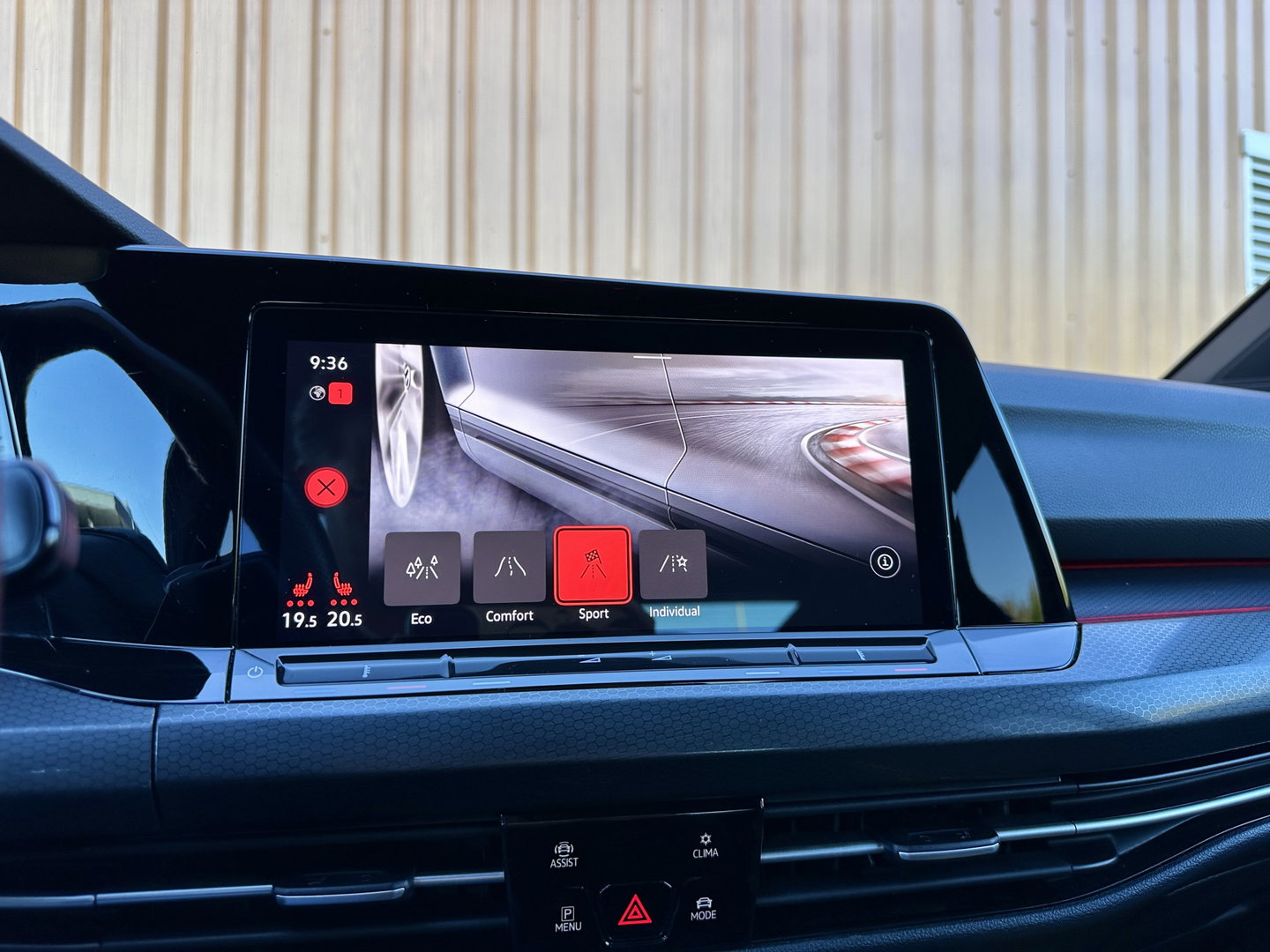 Volkswagen Golf 2.0 TSI GTI | Sfeerverlichting | Apple Carplay | Adaptieve Cruise Control | Android Auto | Stoelverwarming | Parkeersensoren | Airconditioning