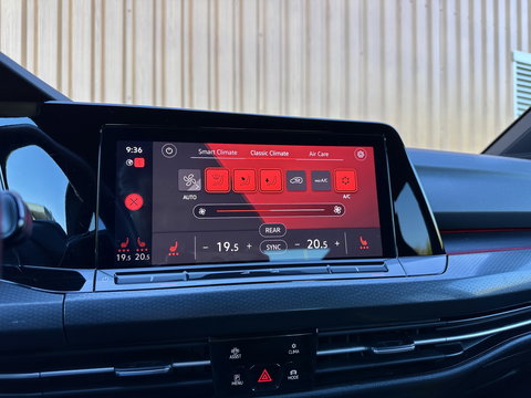 Volkswagen Golf 2.0 TSI GTI | Sfeerverlichting | Apple Carplay | Adaptieve Cruise Control | Android Auto | Stoelverwarming | Parkeersensoren | Airconditioning