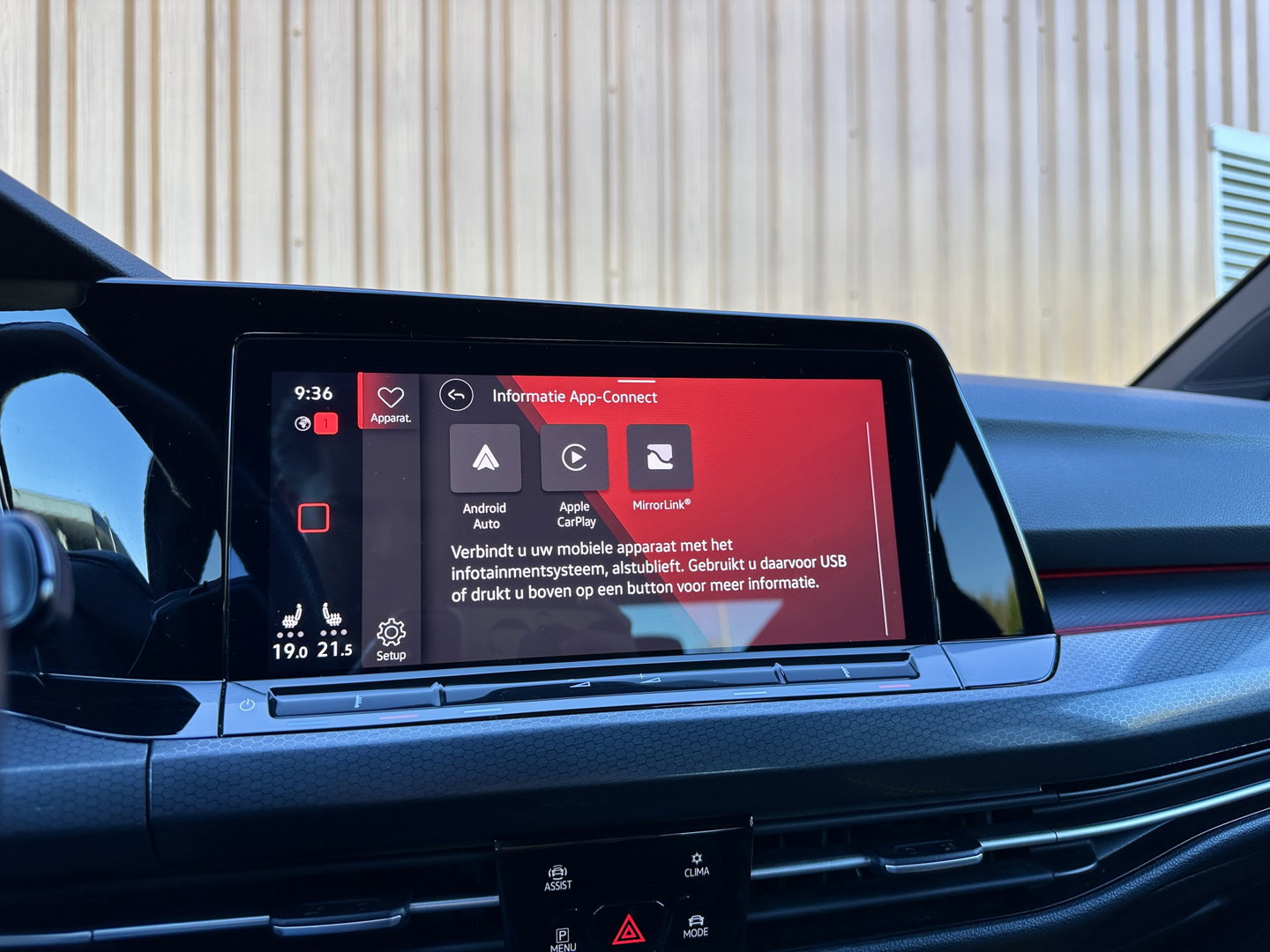 Volkswagen Golf 2.0 TSI GTI | Sfeerverlichting | Apple Carplay | Adaptieve Cruise Control | Android Auto | Stoelverwarming | Parkeersensoren | Airconditioning