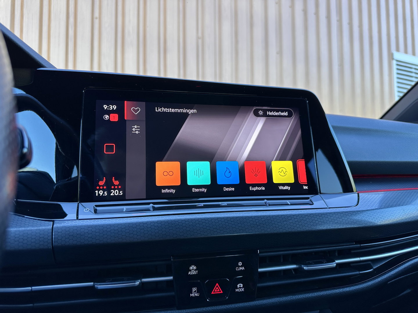 Volkswagen Golf 2.0 TSI GTI | Sfeerverlichting | Apple Carplay | Adaptieve Cruise Control | Android Auto | Stoelverwarming | Parkeersensoren | Airconditioning