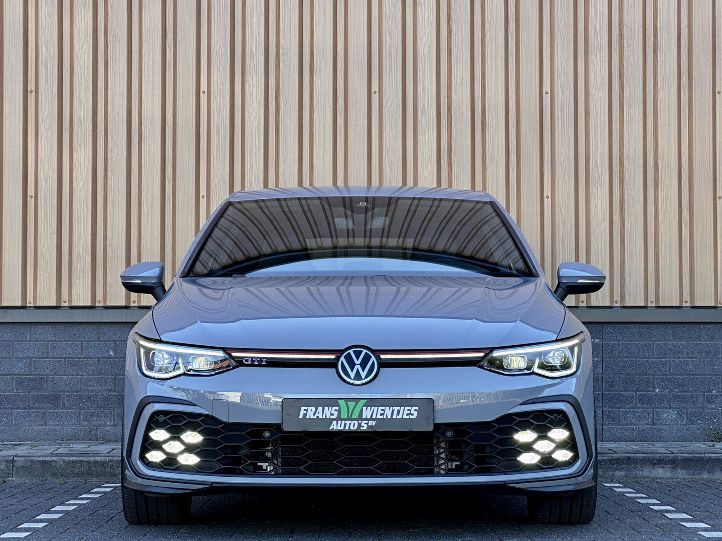 Volkswagen Golf 2.0 TSI GTI | Sfeerverlichting | Apple Carplay | Adaptieve Cruise Control | Android Auto | Stoelverwarming | Parkeersensoren | Airconditioning