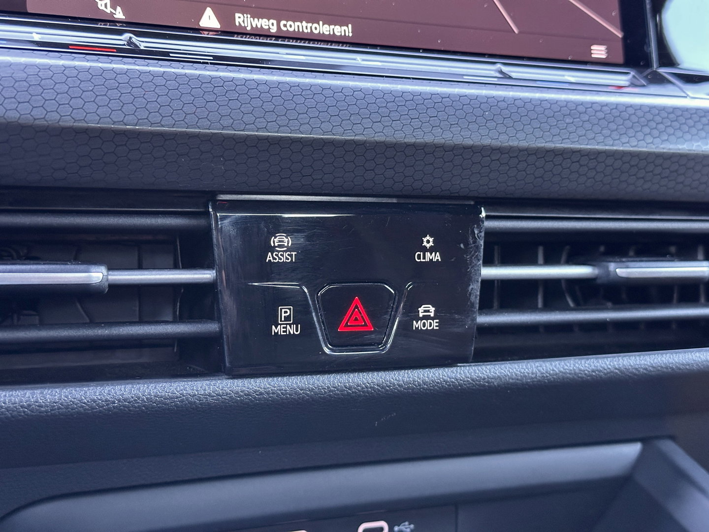 Volkswagen Golf 2.0 TSI GTI | Sfeerverlichting | Apple Carplay | Adaptieve Cruise Control | Android Auto | Stoelverwarming | Parkeersensoren | Airconditioning