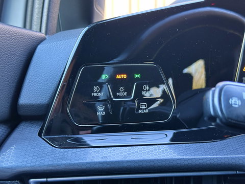 Volkswagen Golf 2.0 TSI GTI | Sfeerverlichting | Apple Carplay | Adaptieve Cruise Control | Android Auto | Stoelverwarming | Parkeersensoren | Airconditioning