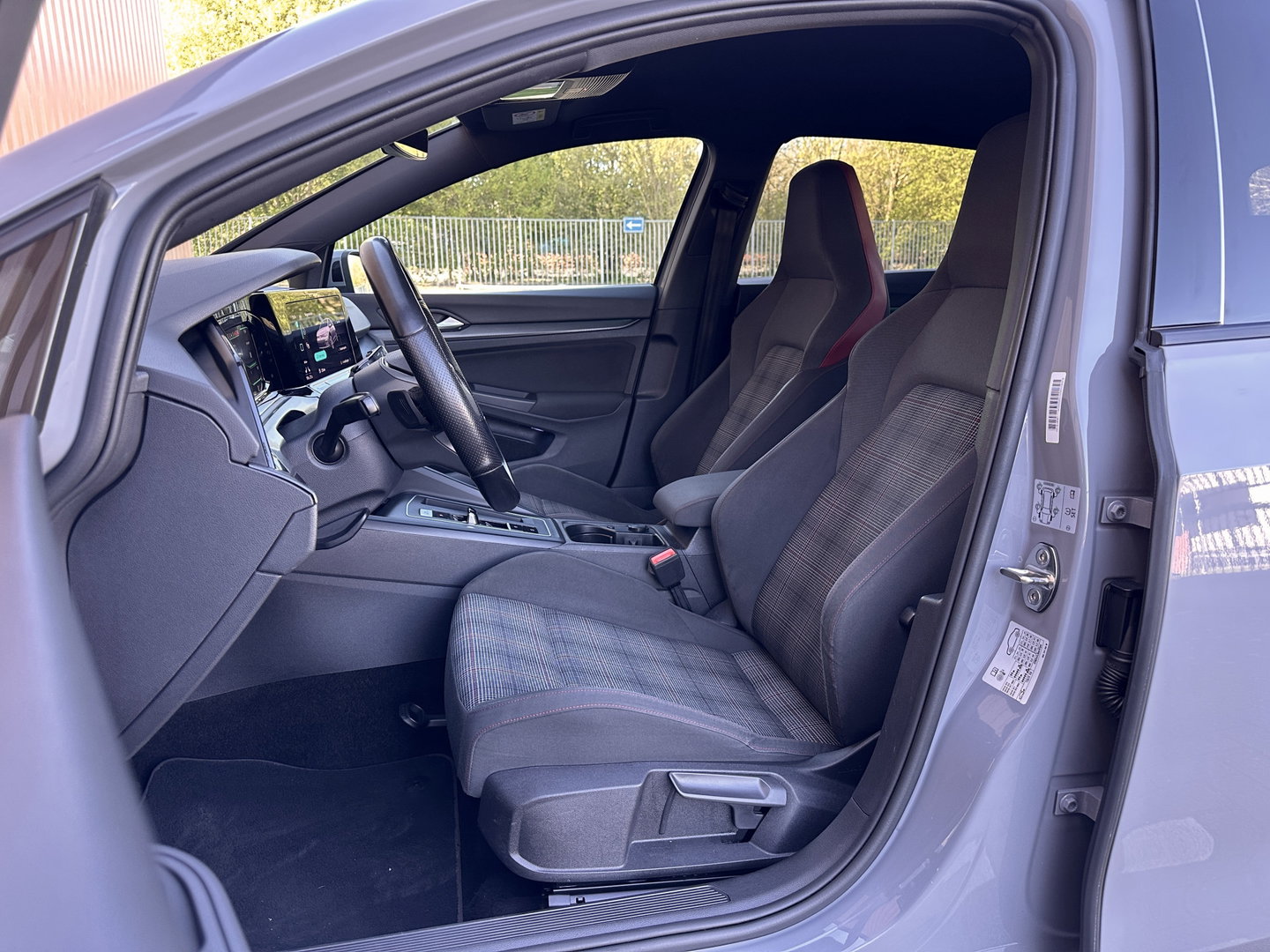 Volkswagen Golf 2.0 TSI GTI | Sfeerverlichting | Apple Carplay | Adaptieve Cruise Control | Android Auto | Stoelverwarming | Parkeersensoren | Airconditioning