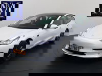 Tesla Model 3 - Standard RWD Plus 60 kWh VAN €31.900,- NU VOOR SLECHTS €29.330,- Uw LENTEVOORDEEL €2.570,- | SOH 93% | VOLLEDIGE TESLA GARANTIE TOT 01-06-2027 OF 80k KM | STOEL VERWARMING VOOR/ACHTER | STUURVERWARMING | NETTE AUTO |