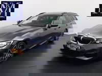 BMW 3 Serie - Touring 320i VAN € 33.900,- VOOR € 29.877,- UW LENTEVOORDEEL € 4.023,-! |M-SPORT| PANO| ADAP. CRUISE| NET GROOT ONDERHOUD GEHAD, RIJKLAAR| ELEK. ACHTERKLEP| CAMERA| INCL. 12 MND BOVAG GARANTIE