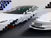 Tesla Model 3 - Premium Long Range AWD 78 kWh VAN €42.900,- NU VOOR SLECHTS €39.440,- Uw LENTEVOORDEEL €3.460,- |ORGINELE AFN. TREKHAAK TESLA| AUTOPILOT| STOELVENTILATIE + VERWARMING| VOLLEDIGE TESLA GARANTIE T/M 01/2028 OF 80.000KM| DE HOOGVOLTACCU EN AANDRIJFLIJN TOT 2