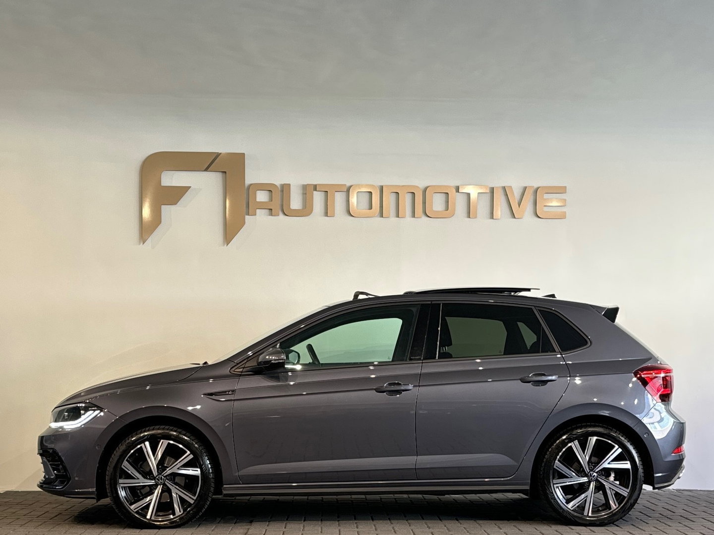 Volkswagen Polo 1.0 TSI R-Line Business Pano|IQ|Keyles|Camera