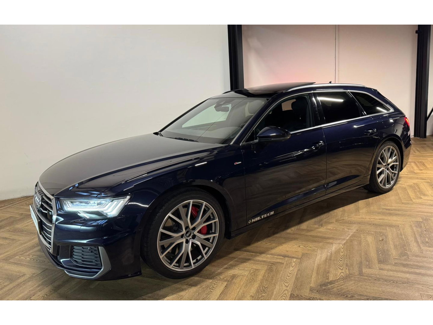 Audi A6 Avant 55 TFSI e quattro Competition PANO KEYLESS S-LINE