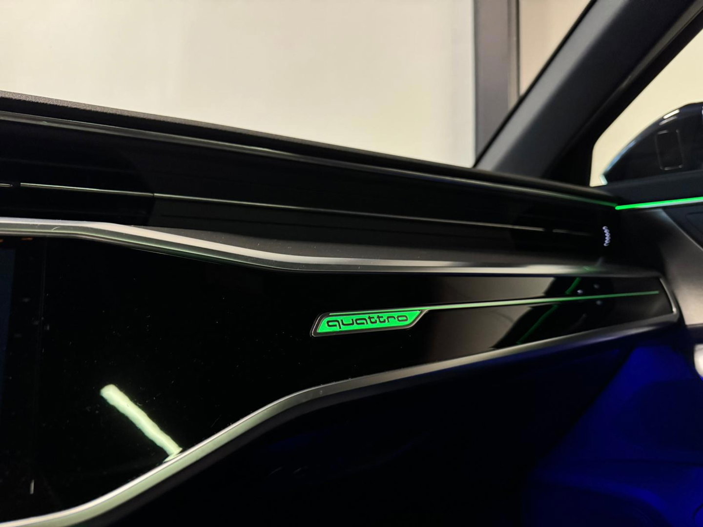 Audi A6 Avant 55 TFSI e quattro Competition PANO KEYLESS S-LINE