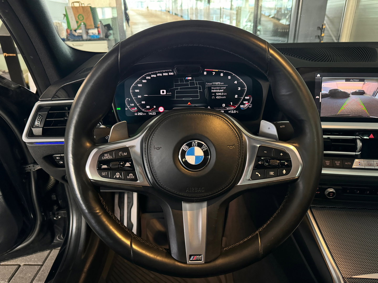 BMW 3-serie 330i High Executive M Sport Pano|HuD|Sfeer|NAP