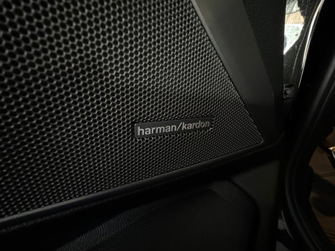 BMW 3-serie 330i High Executive M Sport Pano|HuD|Sfeer|NAP