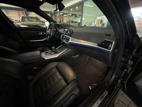 BMW 3-serie 330i High Executive M Sport Pano|HuD|Sfeer|NAP
