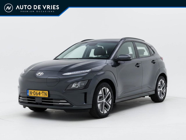 Hyundai Kona - EV Fashion 64 kWh 3-Fase | SOH 100% | Nieuw model | Carplay | Virtual cockpit | Adaptive cruise