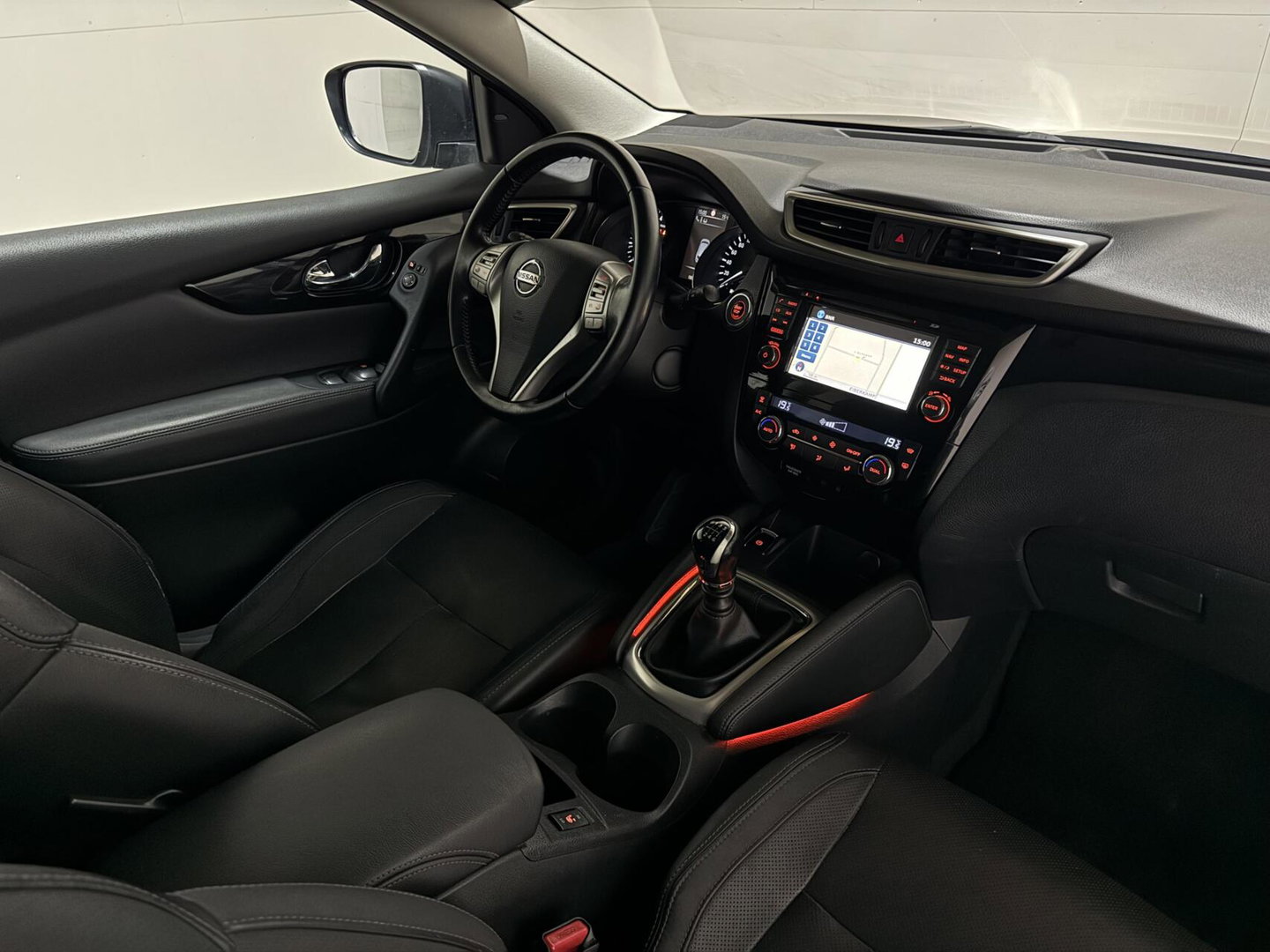 Nissan QASHQAI 1.2 Edition Pano Leer 360° Trekh. Cruise Navi NAP