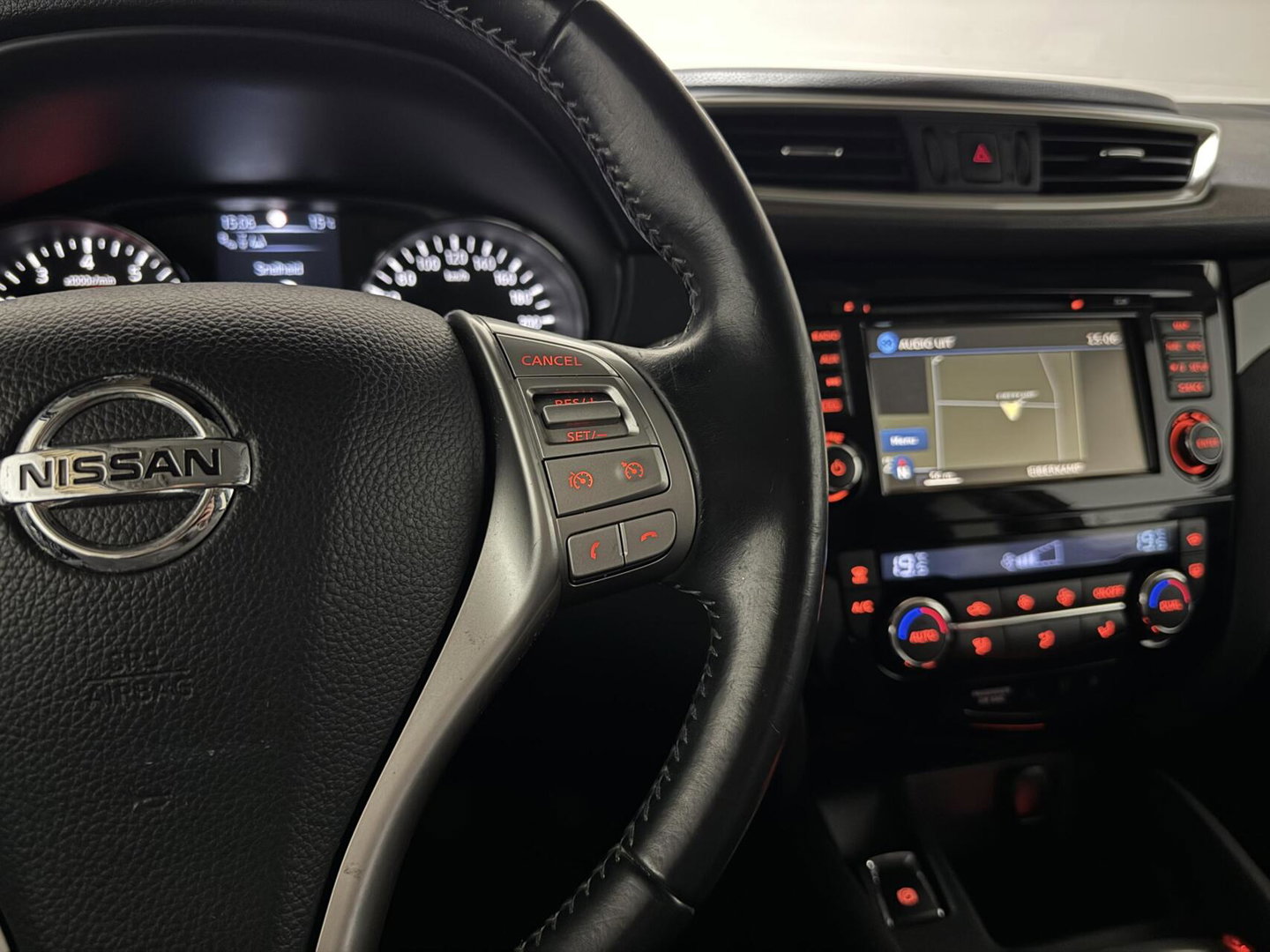 Nissan QASHQAI 1.2 Edition Pano Leer 360° Trekh. Cruise Navi NAP