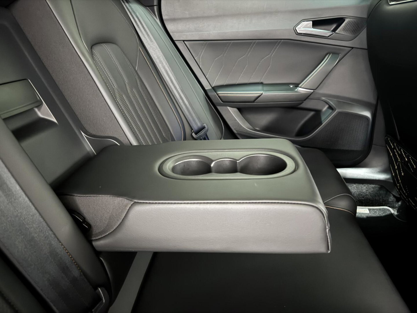 CUPRA Formentor 1.4 e-Hybrid VZ Performance Matt Pano Leer 360° Sfeer