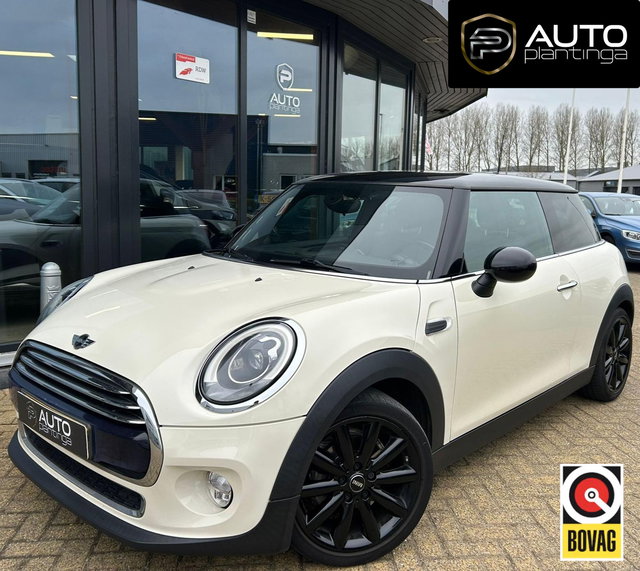 MINI Cooper - 1.5 Chili Business 136PK | NL AUTO | Nette Staat | Elektrisch Schuif Kanteldak | Wired Pakket | Sport Stoelen | Navigatie | Cruise Control | Armsteun | Parkeersensoren | Climate Control | Privacy Glass | 2 Sleutels |