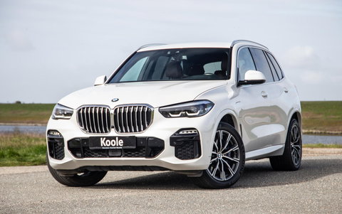 BMW X5 xDrive45e High Executive M PAKKET / BRUIN LEER / DIAMAND POOK / STOEL VERWARMING / CAMERA