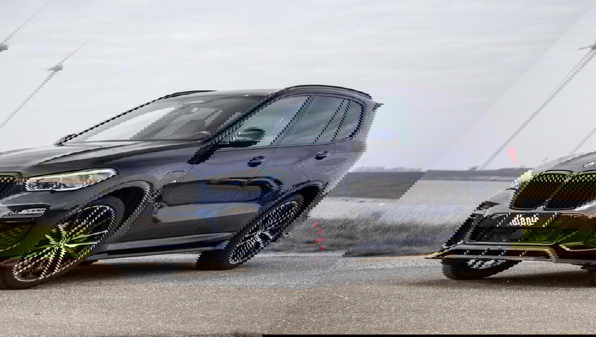 BMW X5 xDrive45e High Executive SKYLOUNGE / LASER / 4WIELSTURING / DIMAND POOK / LEDER / MAXTON / M PAKKET