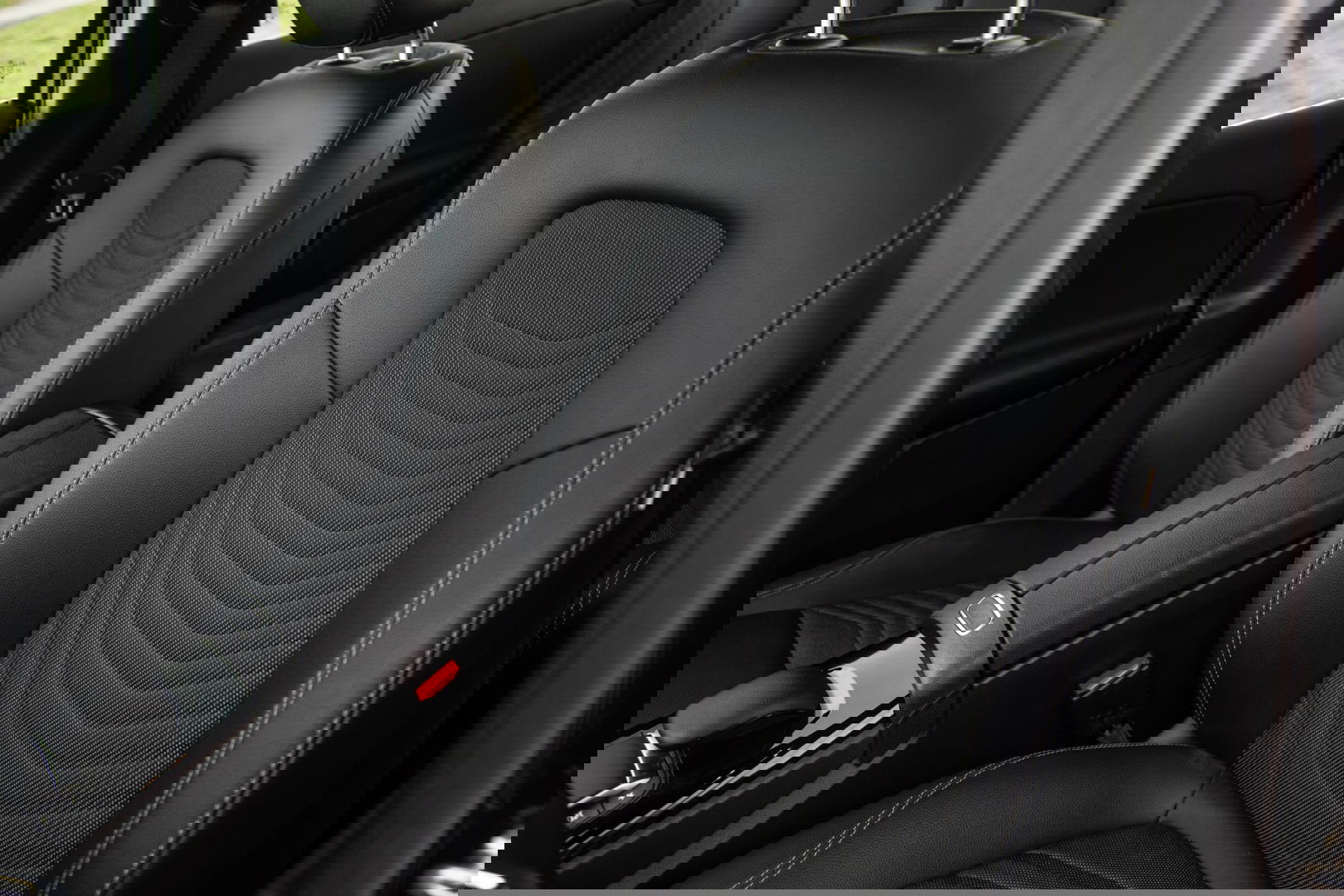 Mercedes-Benz A-Klasse 250 e Business Line AUTOMAAT / LEDER / CRUISE CONTROLE / CAMERA / CARPLAY