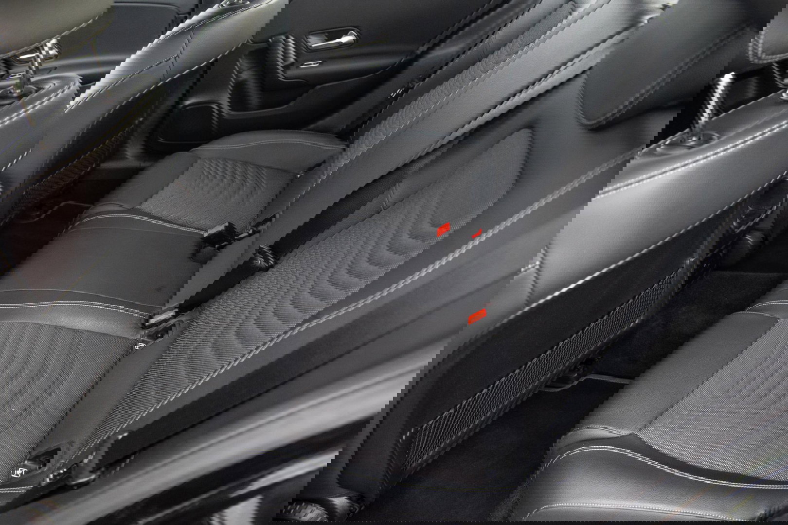 Mercedes-Benz A-Klasse 250 e Business Line AUTOMAAT / LEDER / CRUISE CONTROLE / CAMERA / CARPLAY