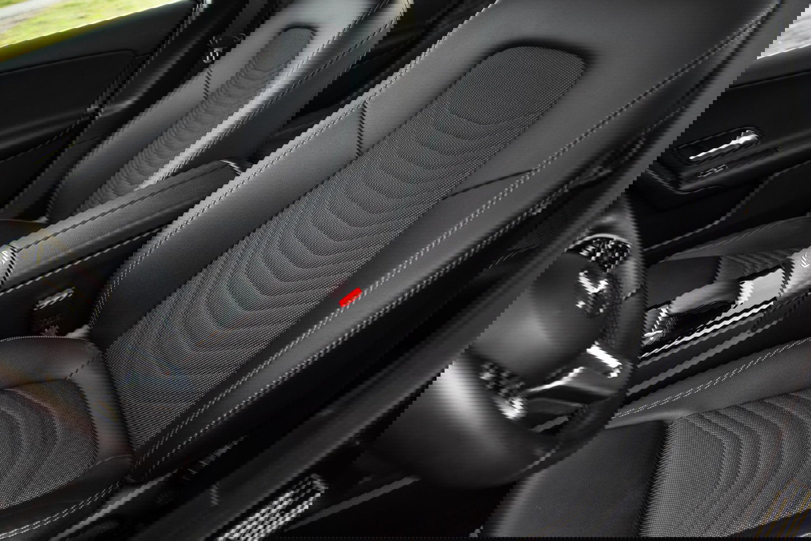 Mercedes-Benz A-Klasse 250 e Business Line AUTOMAAT / LEDER / CRUISE CONTROLE / CAMERA / CARPLAY