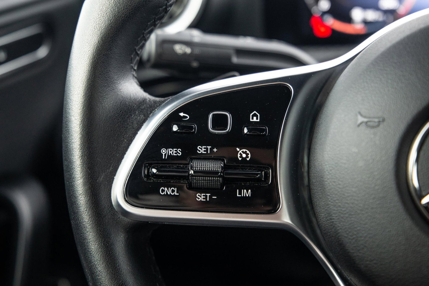 Mercedes-Benz A-Klasse 250 e Business Line AUTOMAAT / LEDER / CRUISE CONTROLE / CAMERA / CARPLAY