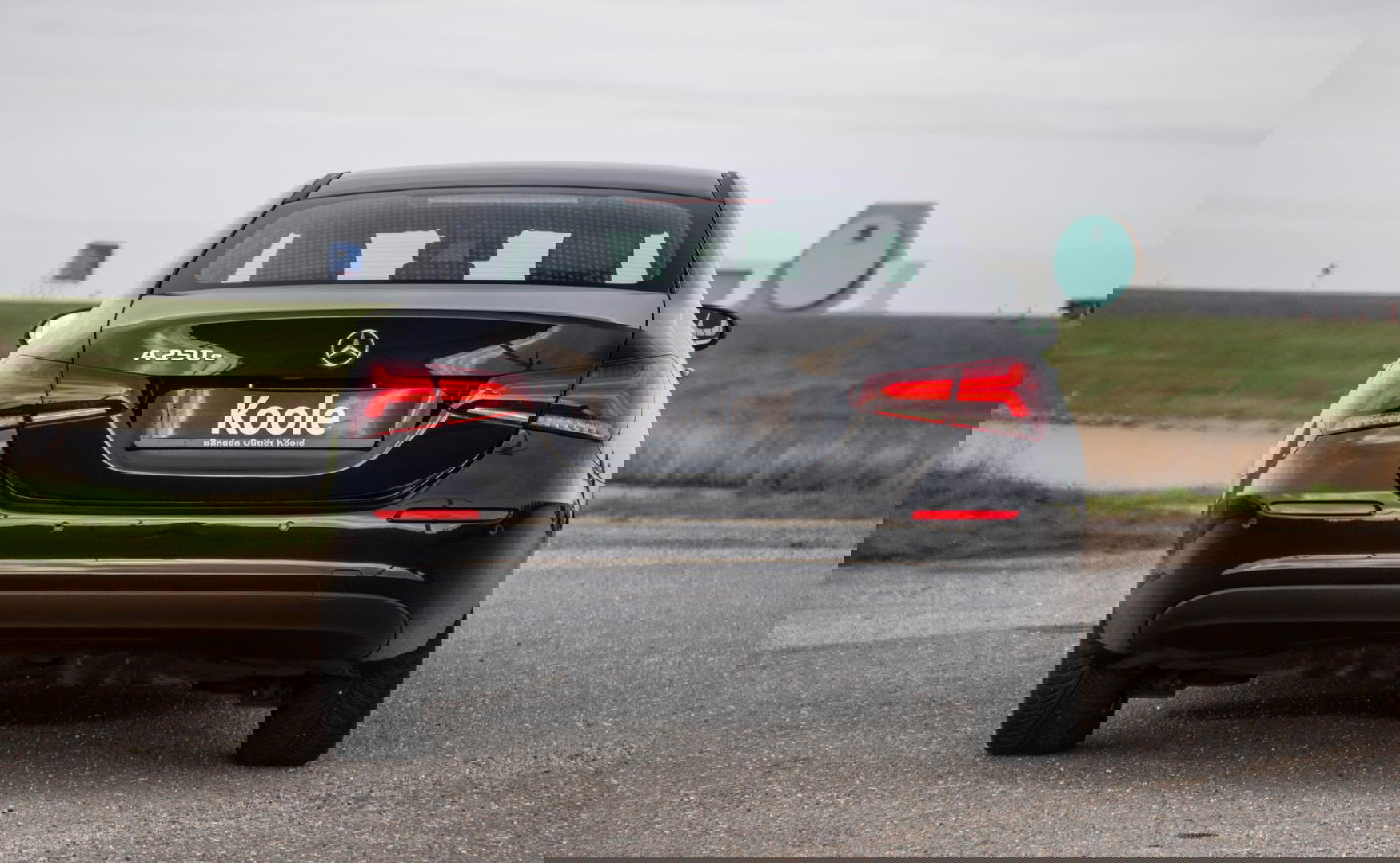 Mercedes-Benz A-Klasse 250 e Business Line AUTOMAAT / LEDER / CRUISE CONTROLE / CAMERA / CARPLAY