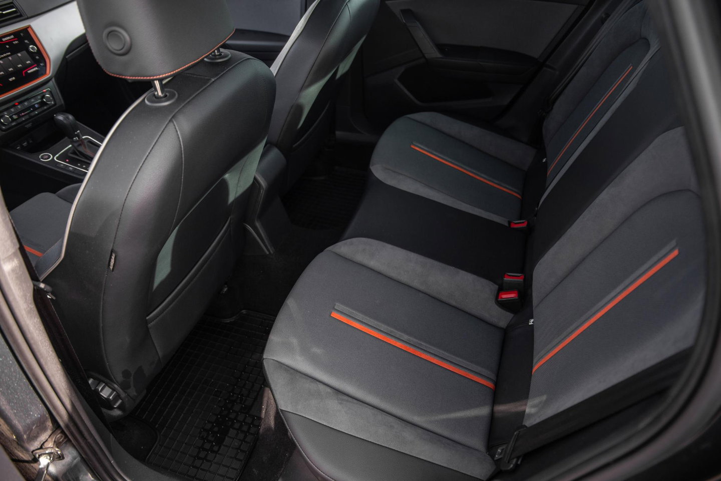 SEAT Ibiza 1.0 TSI FR Business Intense AUTOMAAT / BEATS / CRUISE CONTROLE / CARPLAY