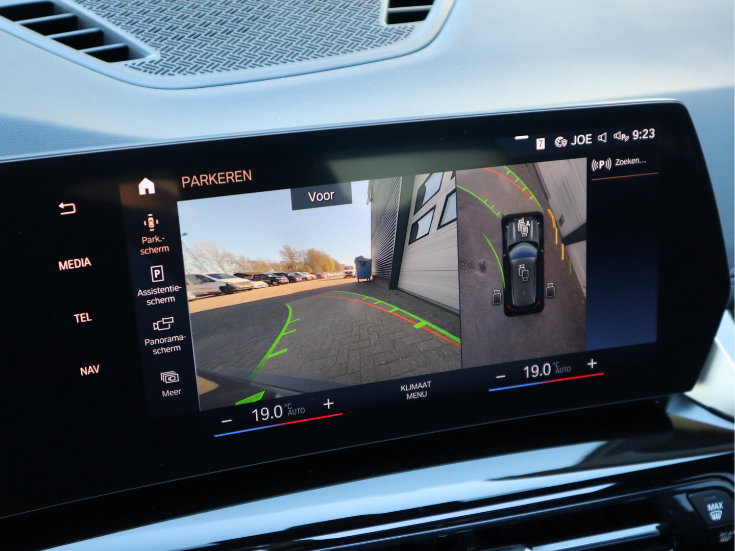 BMW X1 xDrive 23i 204pk 4Cilinder M-Sport - PANO - H&K - Memory - Dealer O.H. - Frozen Grey