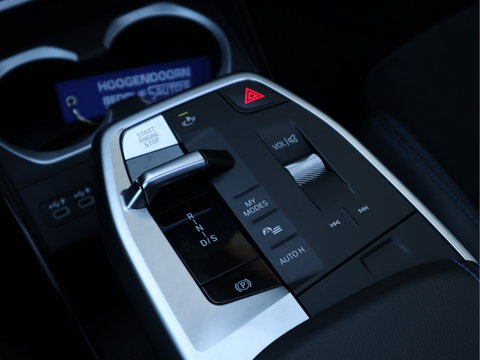 BMW X1 xDrive 23i 204pk 4Cilinder M-Sport - PANO - H&K - Memory - Dealer O.H. - Frozen Grey