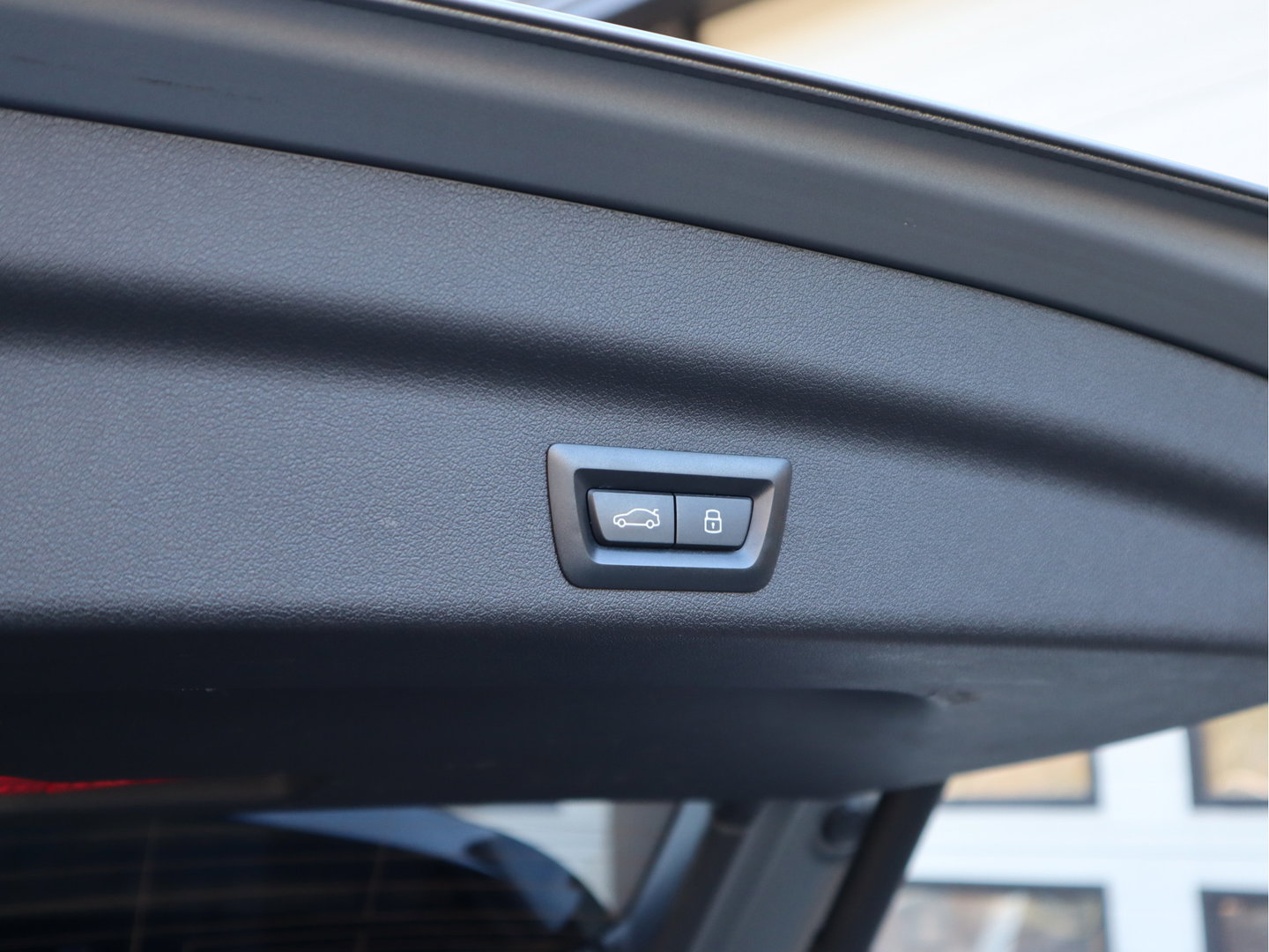 BMW X1 xDrive 23i 204pk 4Cilinder M-Sport - PANO - H&K - Memory - Dealer O.H. - Frozen Grey