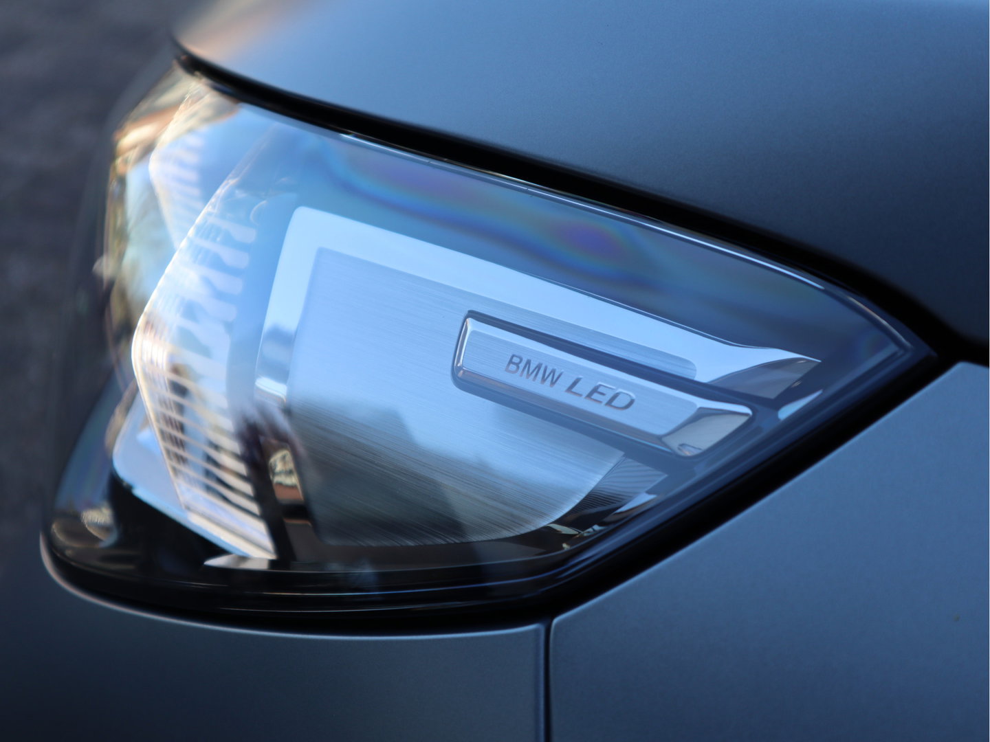 BMW X1 xDrive 23i 204pk 4Cilinder M-Sport - PANO - H&K - Memory - Dealer O.H. - Frozen Grey