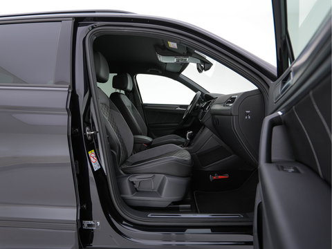 Volkswagen Tiguan 1.4 TSI Black-Style R-Line Business eHybrid ( Plug-in ) (INCL-BTW) *HEAD-UP | FULL-LED | ADAPTIVE-CRUISE | TOPVIEW | KEYLESS | DIGI-COCKPIT | HEATED-COMFORTSEATS | NAVI-FULLMAP | DAB+ | PRIVACYGLASS | ECC | CARPLAY | PDC | 20''ALU