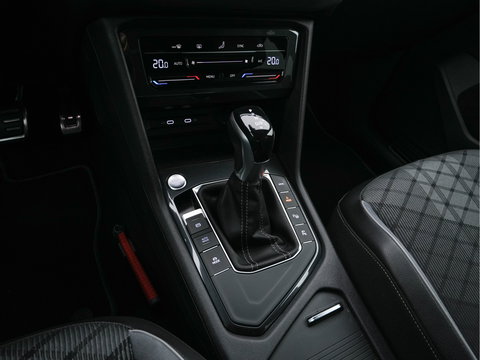 Volkswagen Tiguan 1.4 TSI Black-Style R-Line Business eHybrid ( Plug-in ) (INCL-BTW) *HEAD-UP | FULL-LED | ADAPTIVE-CRUISE | TOPVIEW | KEYLESS | DIGI-COCKPIT | HEATED-COMFORTSEATS | NAVI-FULLMAP | DAB+ | PRIVACYGLASS | ECC | CARPLAY | PDC | 20''ALU