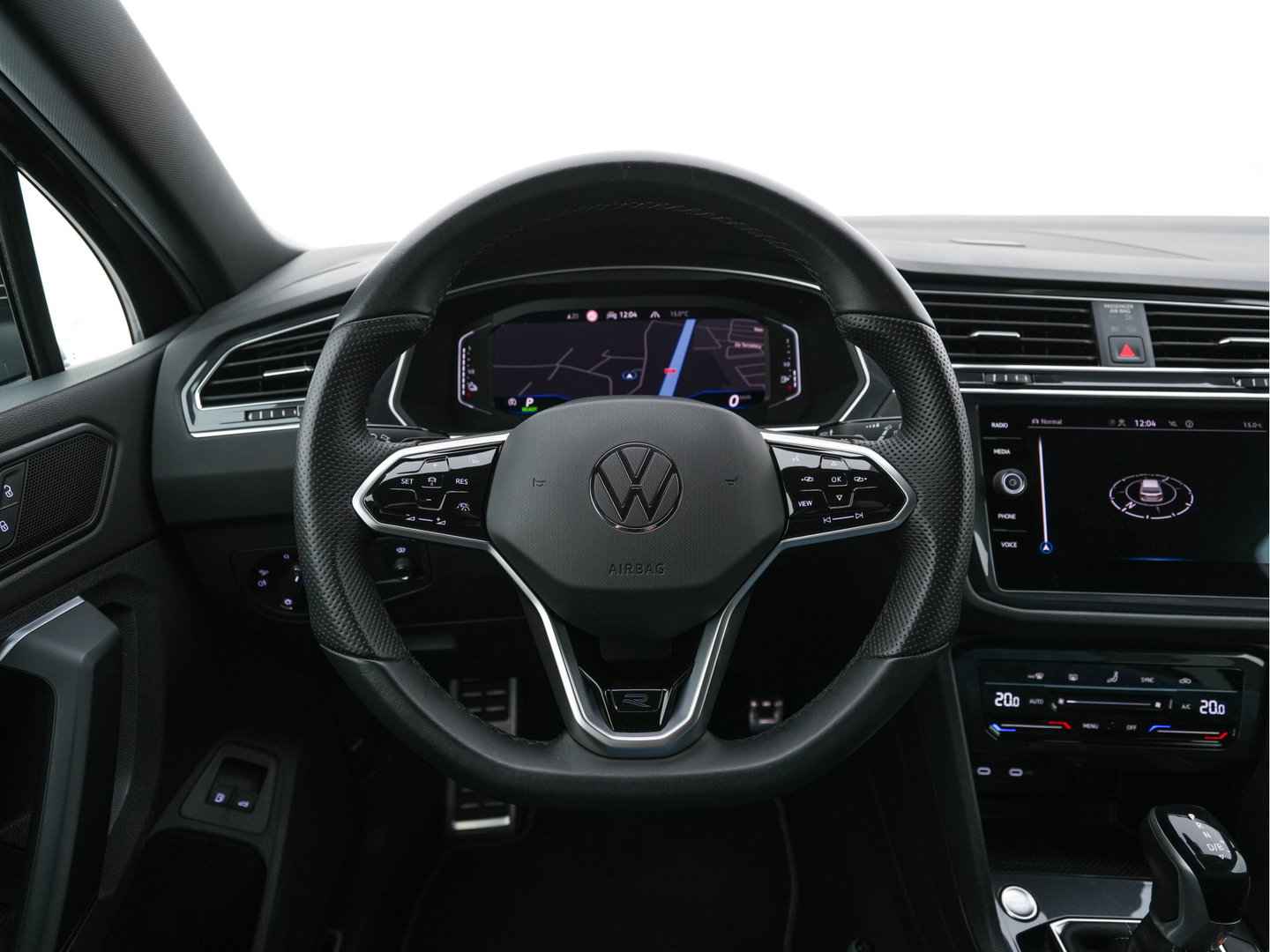 Volkswagen Tiguan 1.4 TSI Black-Style R-Line Business eHybrid ( Plug-in ) (INCL-BTW) *HEAD-UP | FULL-LED | ADAPTIVE-CRUISE | TOPVIEW | KEYLESS | DIGI-COCKPIT | HEATED-COMFORTSEATS | NAVI-FULLMAP | DAB+ | PRIVACYGLASS | ECC | CARPLAY | PDC | 20''ALU