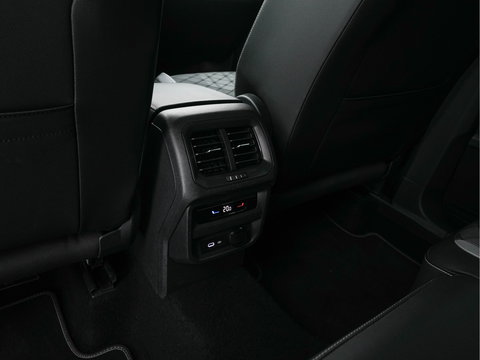 Volkswagen Tiguan 1.4 TSI Black-Style R-Line Business eHybrid ( Plug-in ) (INCL-BTW) *HEAD-UP | FULL-LED | ADAPTIVE-CRUISE | TOPVIEW | KEYLESS | DIGI-COCKPIT | HEATED-COMFORTSEATS | NAVI-FULLMAP | DAB+ | PRIVACYGLASS | ECC | CARPLAY | PDC | 20''ALU