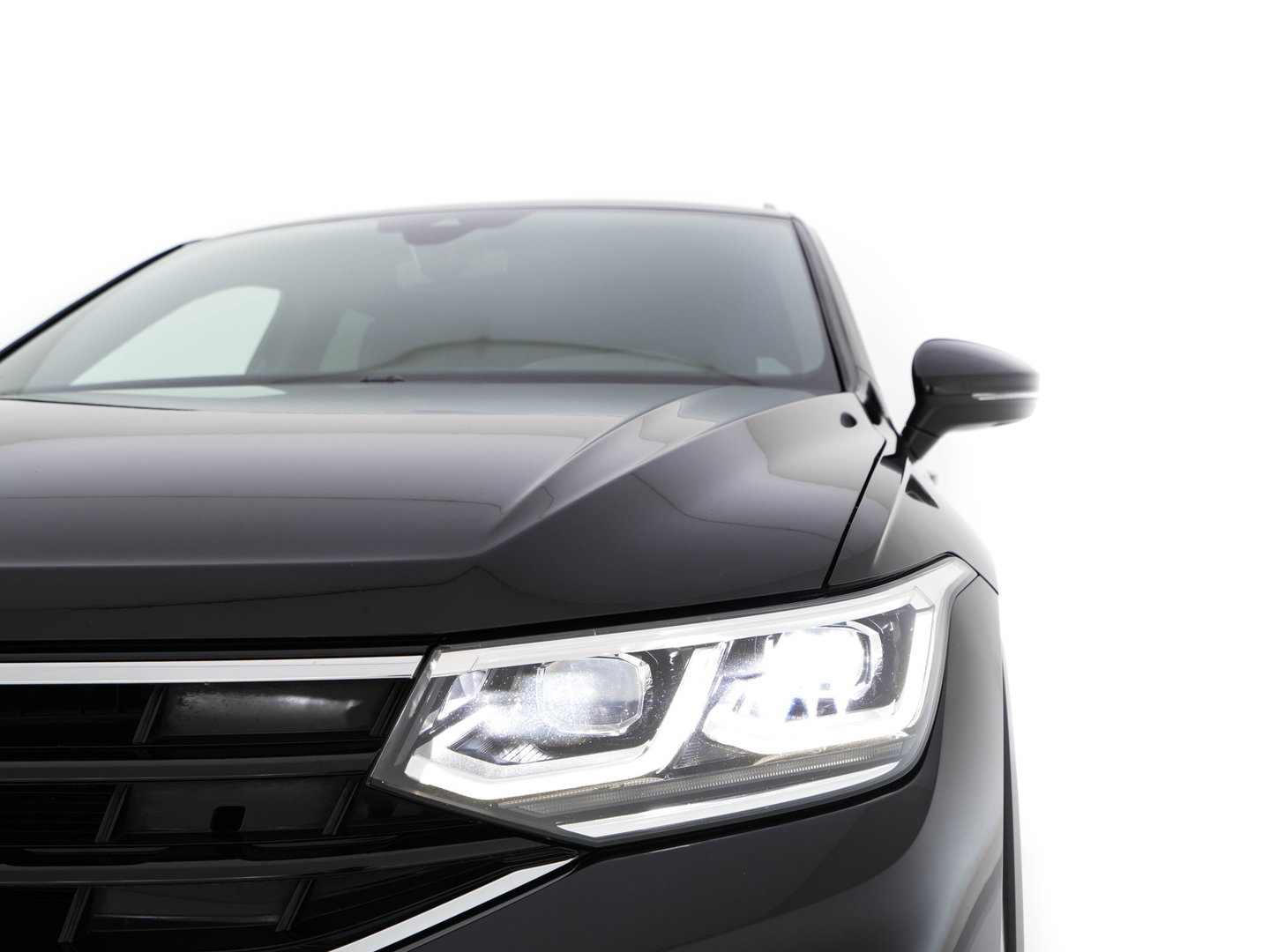 Volkswagen Tiguan 1.4 TSI Black-Style R-Line Business eHybrid ( Plug-in ) (INCL-BTW) *HEAD-UP | FULL-LED | ADAPTIVE-CRUISE | TOPVIEW | KEYLESS | DIGI-COCKPIT | HEATED-COMFORTSEATS | NAVI-FULLMAP | DAB+ | PRIVACYGLASS | ECC | CARPLAY | PDC | 20''ALU