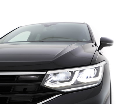 Volkswagen Tiguan 1.4 TSI Black-Style R-Line Business eHybrid ( Plug-in ) (INCL-BTW) *HEAD-UP | FULL-LED | ADAPTIVE-CRUISE | TOPVIEW | KEYLESS | DIGI-COCKPIT | HEATED-COMFORTSEATS | NAVI-FULLMAP | DAB+ | PRIVACYGLASS | ECC | CARPLAY | PDC | 20''ALU