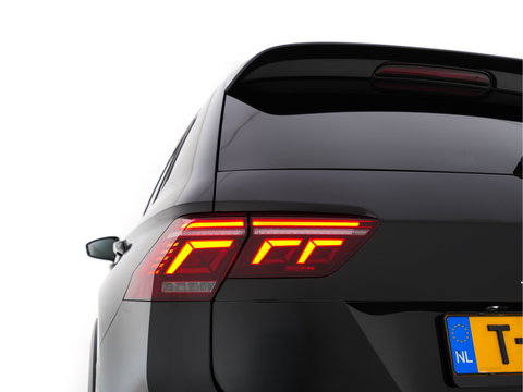 Volkswagen Tiguan 1.4 TSI Black-Style R-Line Business eHybrid ( Plug-in ) (INCL-BTW) *HEAD-UP | FULL-LED | ADAPTIVE-CRUISE | TOPVIEW | KEYLESS | DIGI-COCKPIT | HEATED-COMFORTSEATS | NAVI-FULLMAP | DAB+ | PRIVACYGLASS | ECC | CARPLAY | PDC | 20''ALU