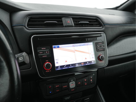 Nissan Leaf Acenta 40 kWh (INCL-BTW) Aut. *HEATPUMP | ADAPTIVE-CRUISE | KEYLESS | TOPVIEW | NAVI-FULLMAP | BLINDSPOT | DAB+ | HEATED-COMFORTSEATS | DIGI-COCKPIT | PRIVACYGLASS | 16"ALU*