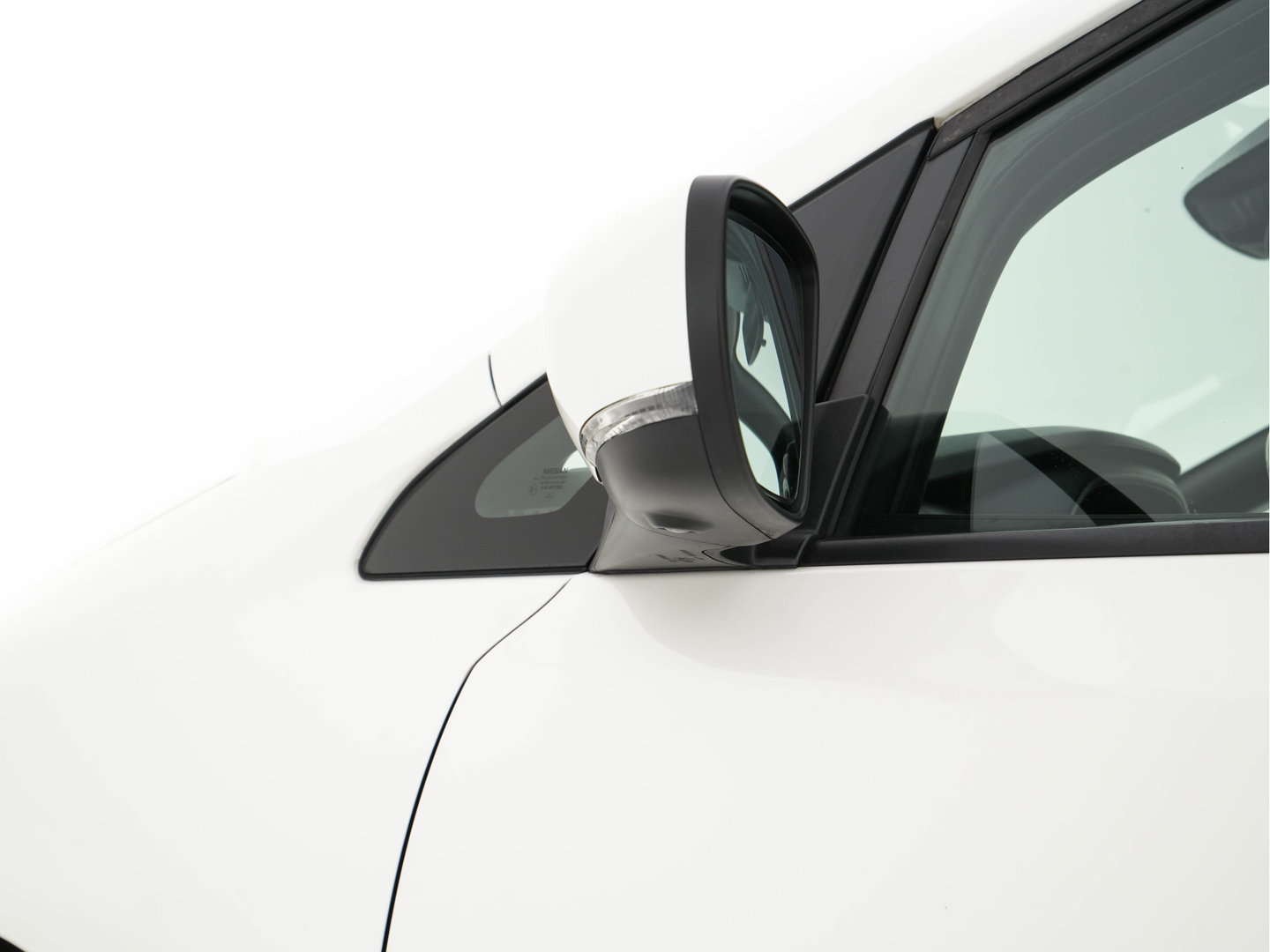 Nissan Leaf Acenta 40 kWh (INCL-BTW) Aut. *HEATPUMP | ADAPTIVE-CRUISE | KEYLESS | TOPVIEW | NAVI-FULLMAP | BLINDSPOT | DAB+ | HEATED-COMFORTSEATS | DIGI-COCKPIT | PRIVACYGLASS | 16"ALU*