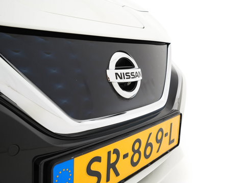 Nissan Leaf Acenta 40 kWh (INCL-BTW) Aut. *HEATPUMP | ADAPTIVE-CRUISE | KEYLESS | TOPVIEW | NAVI-FULLMAP | BLINDSPOT | DAB+ | HEATED-COMFORTSEATS | DIGI-COCKPIT | PRIVACYGLASS | 16"ALU*