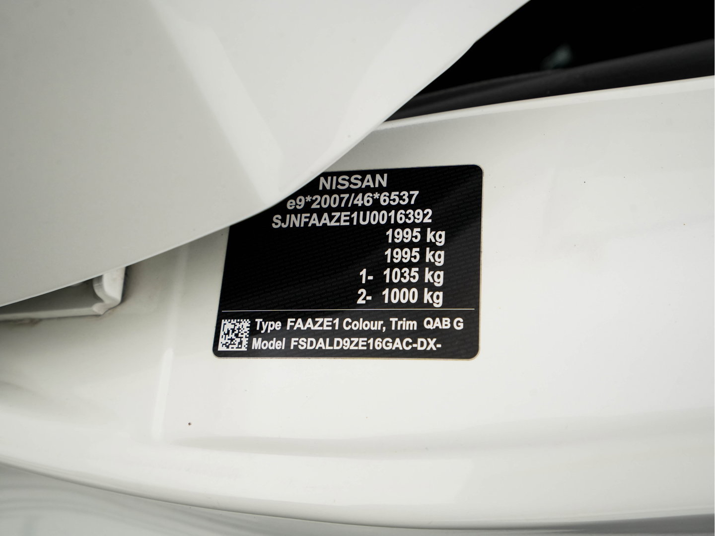 Nissan Leaf Acenta 40 kWh (INCL-BTW) Aut. *HEATPUMP | ADAPTIVE-CRUISE | KEYLESS | TOPVIEW | NAVI-FULLMAP | BLINDSPOT | DAB+ | HEATED-COMFORTSEATS | DIGI-COCKPIT | PRIVACYGLASS | 16"ALU*