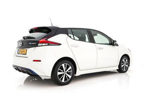 Nissan Leaf Acenta 40 kWh (INCL-BTW) Aut. *HEATPUMP | ADAPTIVE-CRUISE | KEYLESS | TOPVIEW | NAVI-FULLMAP | BLINDSPOT | DAB+ | HEATED-COMFORTSEATS | DIGI-COCKPIT | PRIVACYGLASS | 16"ALU*