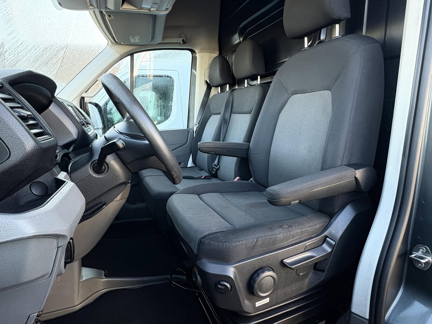 Volkswagen Crafter 35 2.0 TDI L4H3 170 PK | ERGO SEAT | CAMERA | PARKEERSENSOREN RONDOM