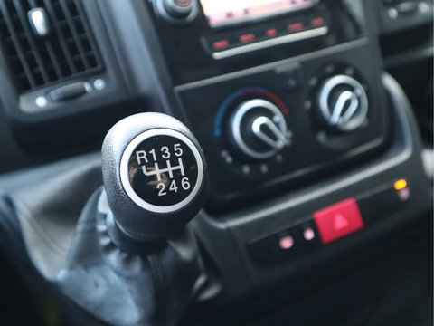 Peugeot Boxer 2.2 BlueHDi 141pk Euro 6 Bakwagen 4,5m - Navi - Camera - Cruise