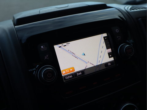 Peugeot Boxer 2.2 BlueHDi 141pk Euro 6 Bakwagen 4,5m - Navi - Camera - Cruise